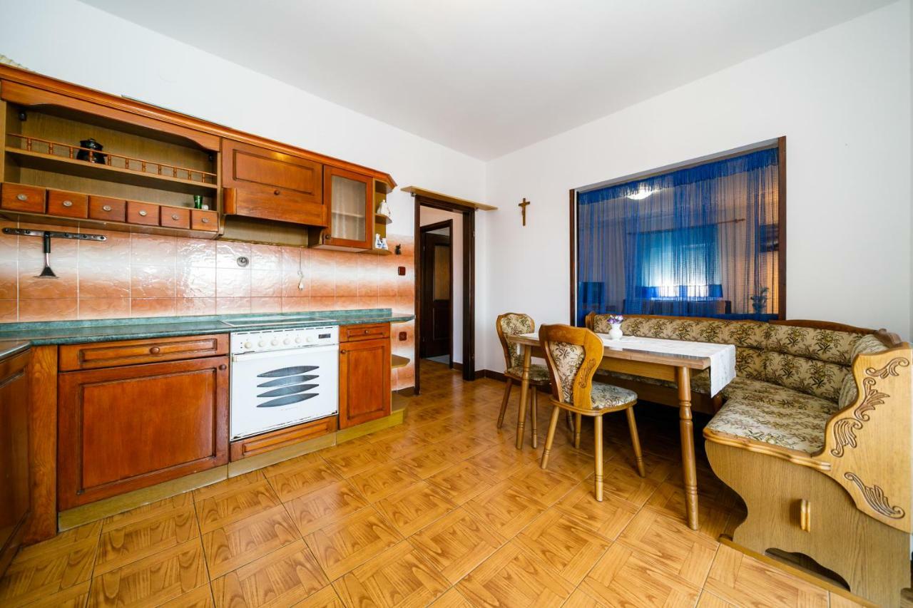 Apartments Bozena Крк Екстер'єр фото