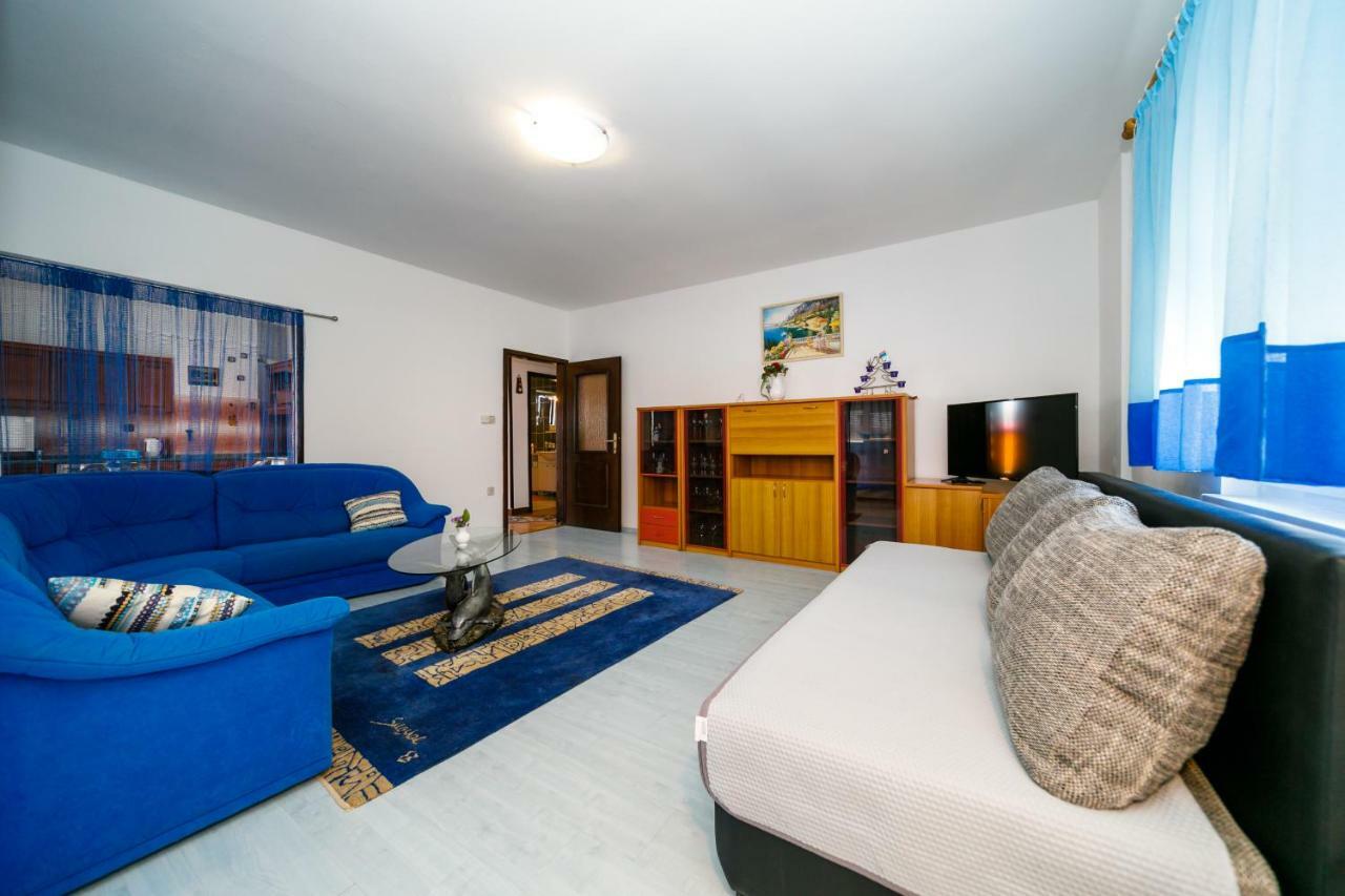 Apartments Bozena Крк Екстер'єр фото
