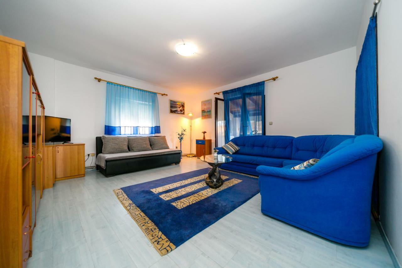 Apartments Bozena Крк Екстер'єр фото
