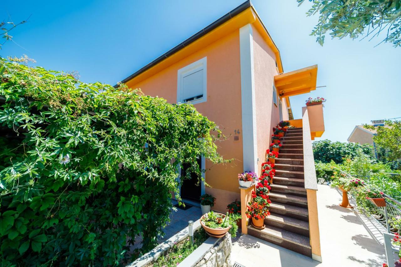 Apartments Bozena Крк Екстер'єр фото